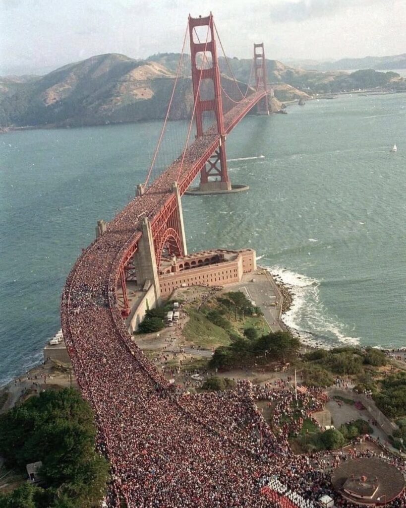 50th Anniversary Crowd on 300000 people on Golden Gate Bridge