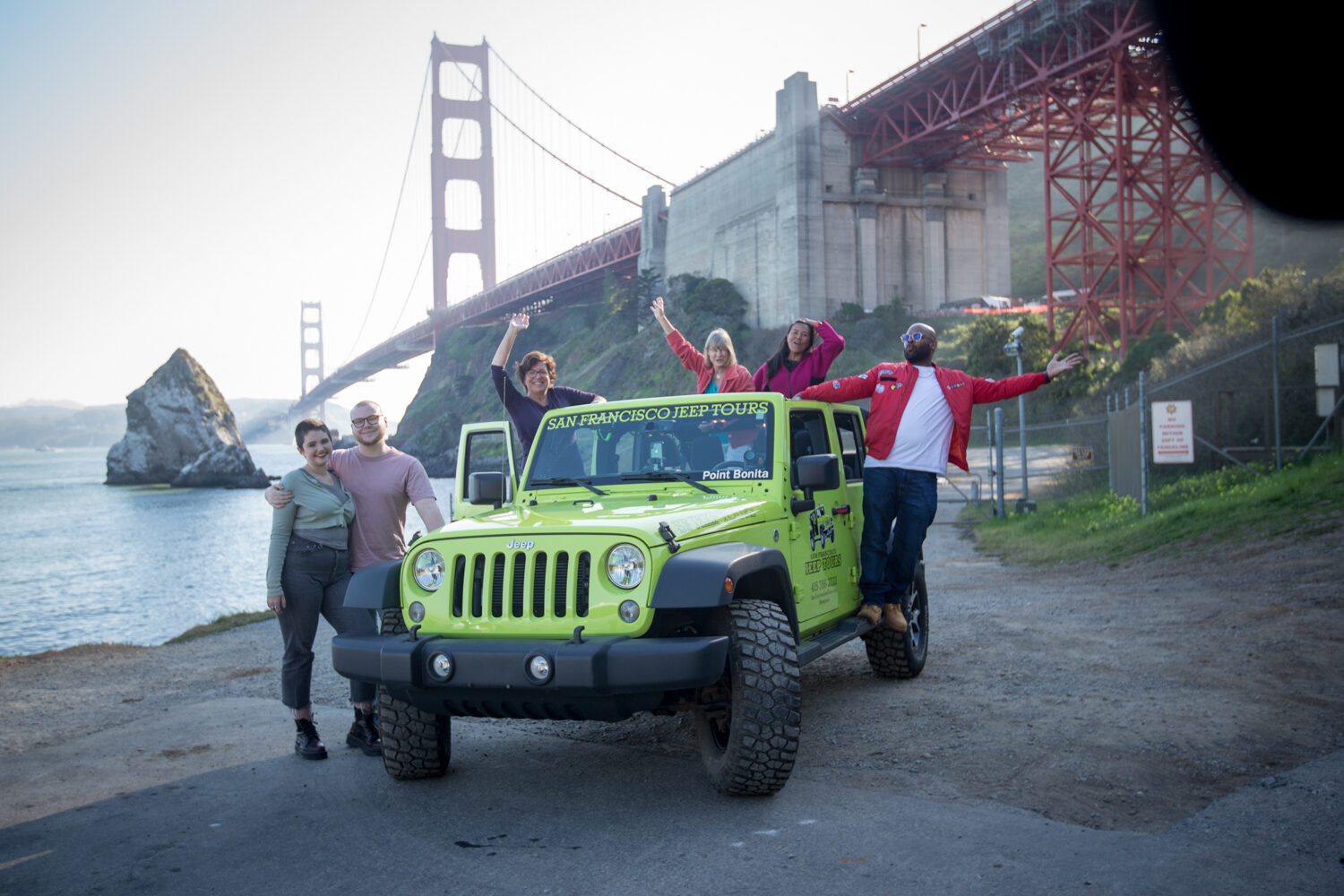 San Francisco private group sightseeing tour at a picture stop the Golden Gate Bridge