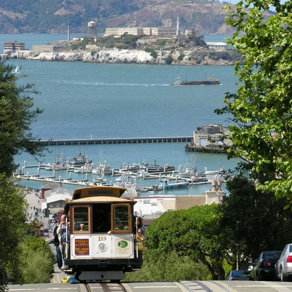 Cable Car descending Russian Hill into Fisherman's Wharf