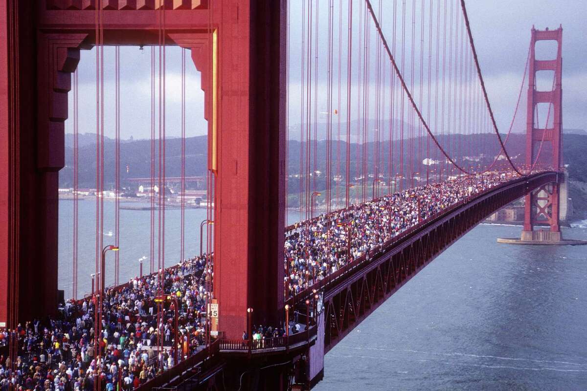 50th Anniversary Crowd on 300000 people on Golden Gate Bridge